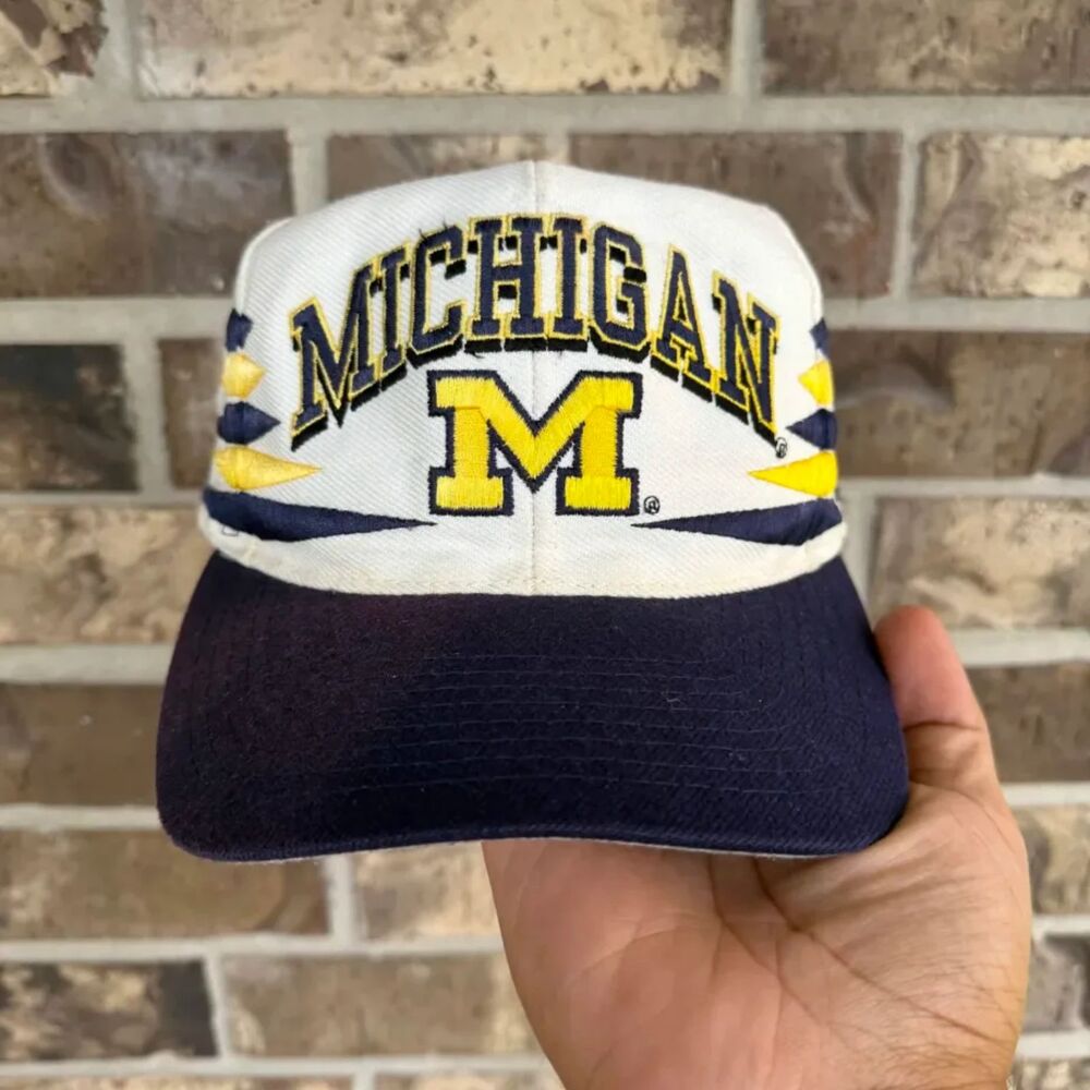 Vintage Logo Athletic Michigan Wolverines Diamond Cut Snapback Hat